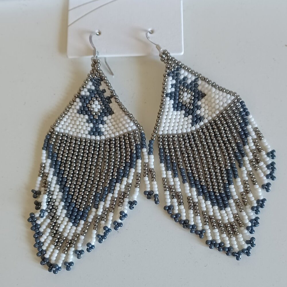 Idyllwind Bianco Beaded Earrings Miranda Lambert Sexy Fun white gray pewter 3in